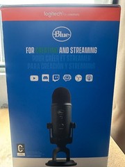 Blue Yeti Professional Multi-Pattern USB Condenser Microphone – Blackout