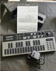 Donner B1 Analog Bass Synthesizer Sequencer Controller Beat Maker Drum Machine