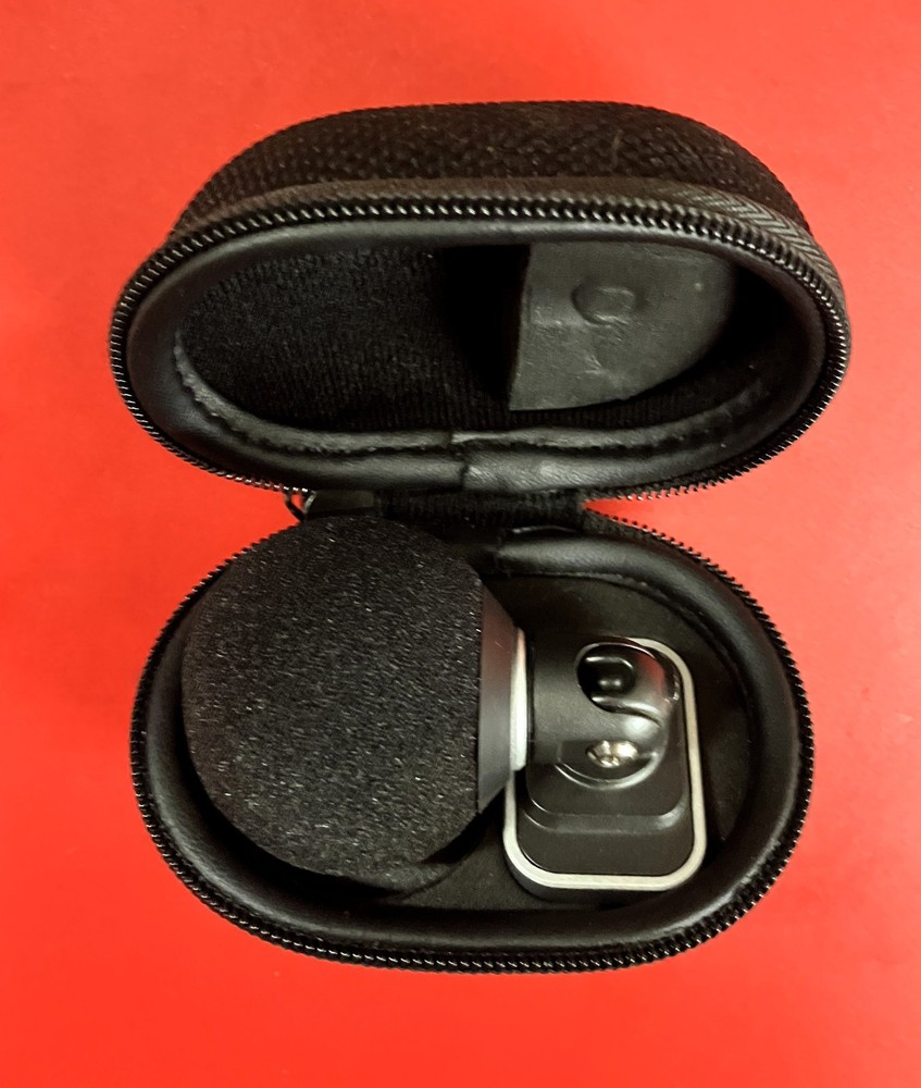 Shure MV88 Portable Microphone Digital IOS Plug-In Stereo Connector