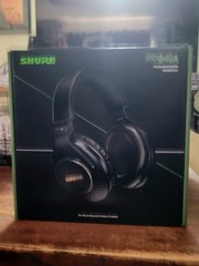 Shure SRH840A Professional Monitoring Headphones. Studio grade headphones