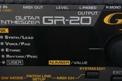 Roland GR-20 Guitar Synthesiser Floor Board / Pedal unit – 100V