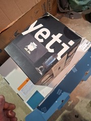 Yeti Blue Microphone 988-000110 Wired USB Microphone New In Box