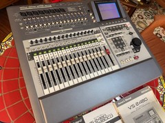 Roland VS-2480 CD 24-Bit 24-Track Digital Studio – EXCELLENT CONDITION LOW USE