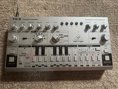 Behringer TD-3-SR Analog Bass Line Desktop Synthesizer w/ Sequencer, USB, Silver