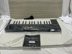 Native Instruments M32 Komplete Kontrol Keyboard Controller (26154)